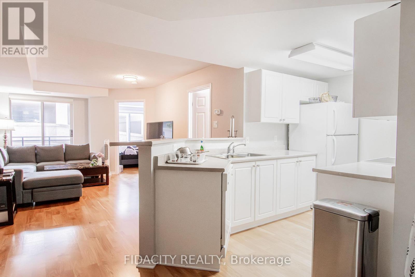 #2E 310 CENTRAL PARK DRIVE - 4