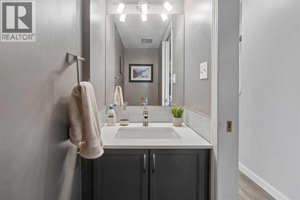 #109 4810 40 Avenue SW - 12