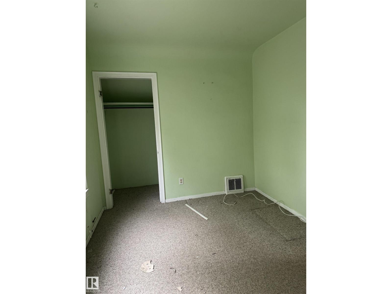 9740 87 AV NW - 13