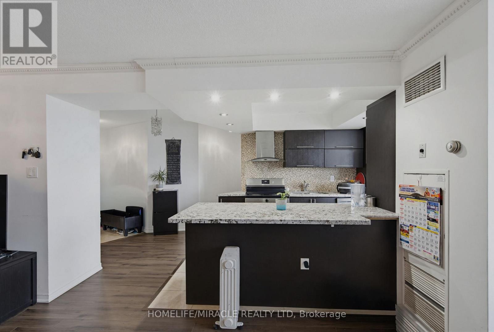 #PH211 7250 YONGE STREET - 17