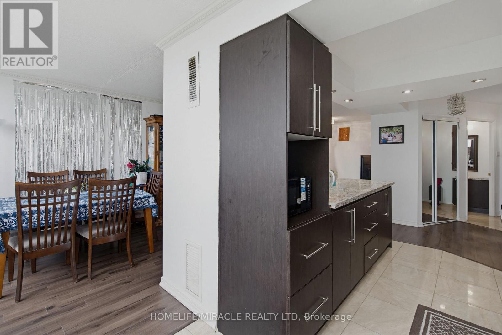 #PH211 7250 YONGE STREET - 20