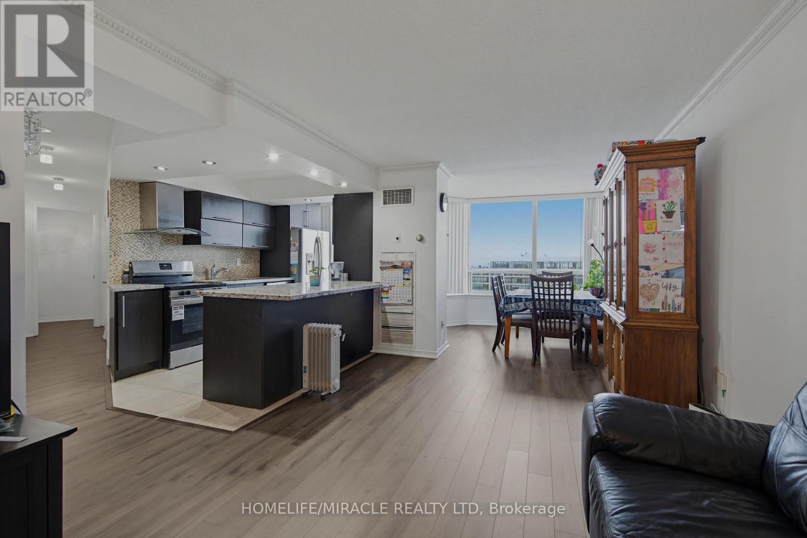 #PH211 7250 YONGE STREET - 25