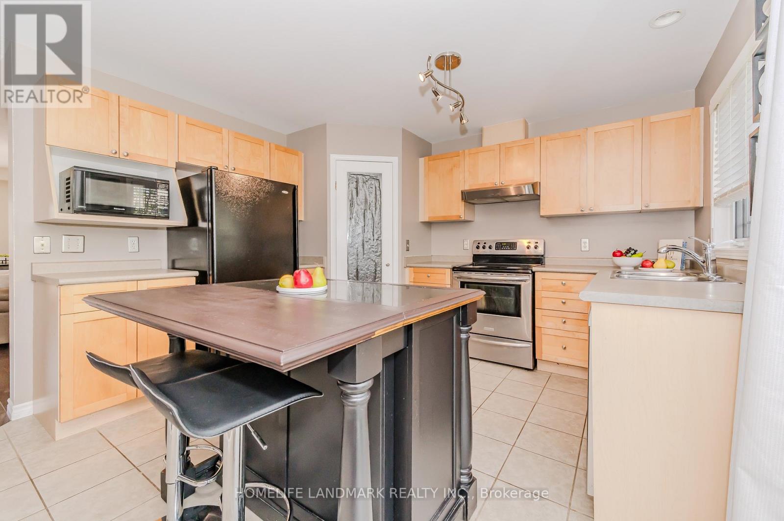 7 WHITEHALL LANE - 15