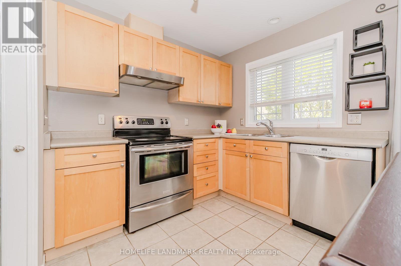 7 WHITEHALL LANE - 17