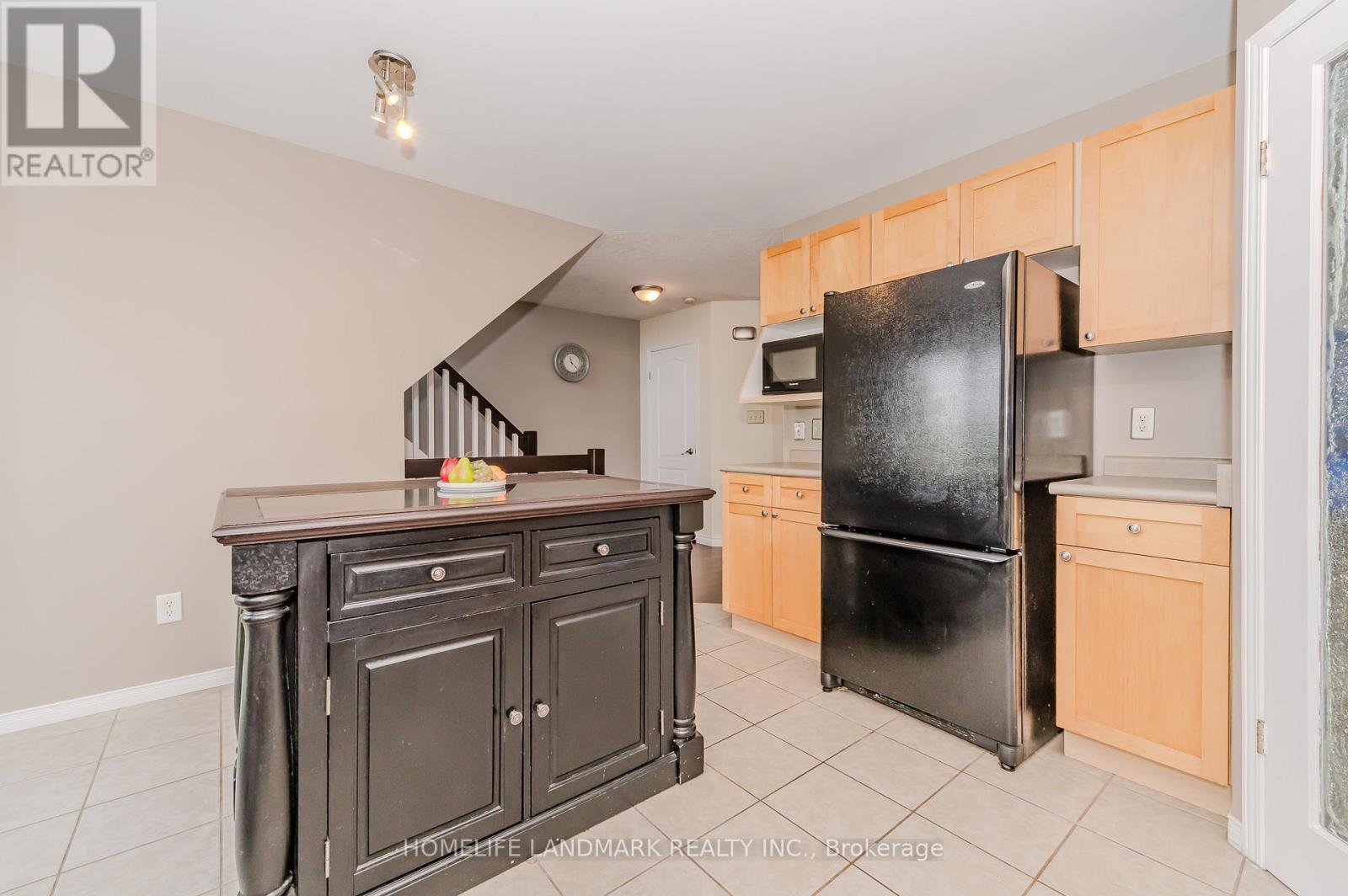 7 WHITEHALL LANE - 18