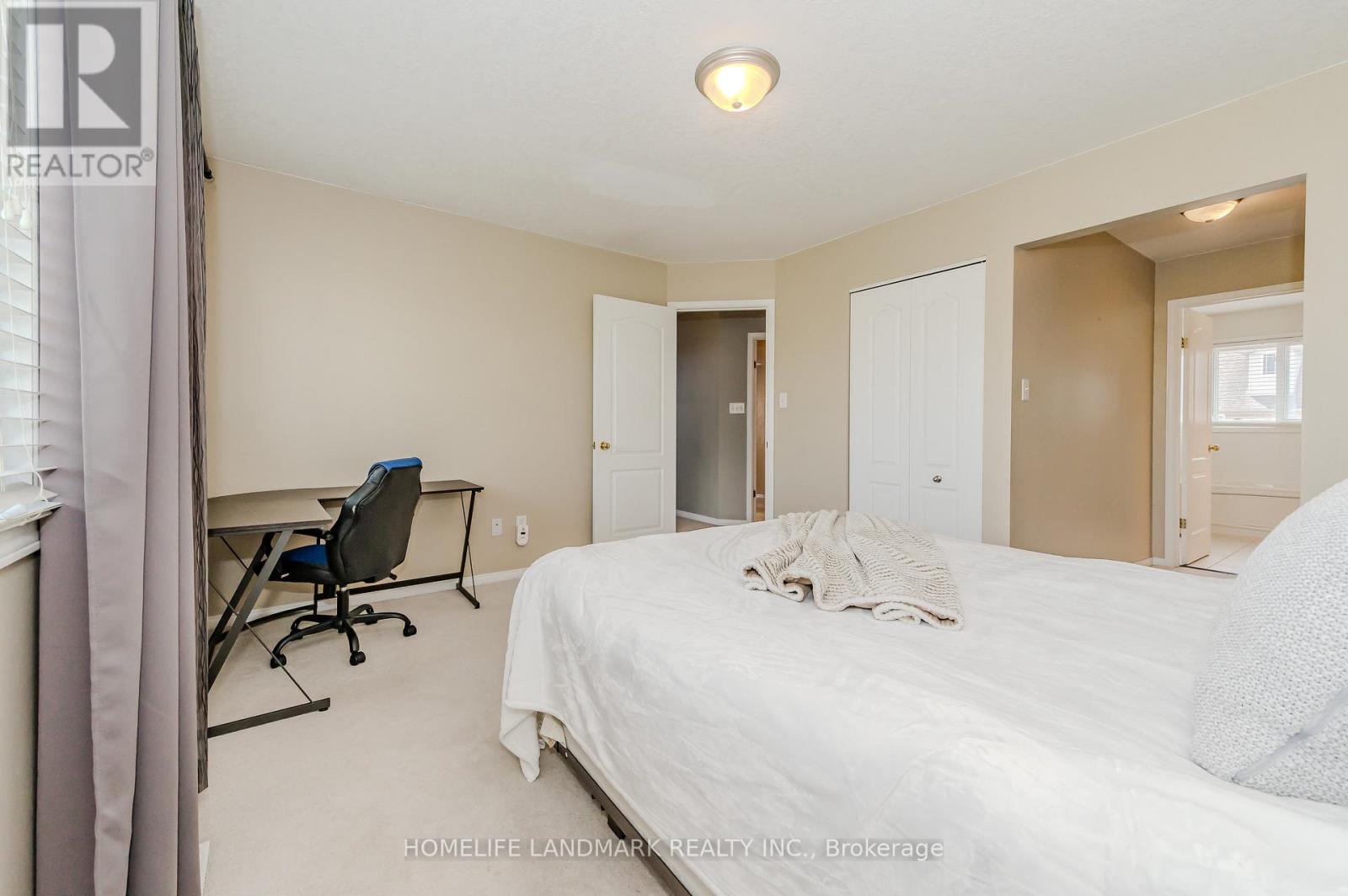 7 WHITEHALL LANE - 22