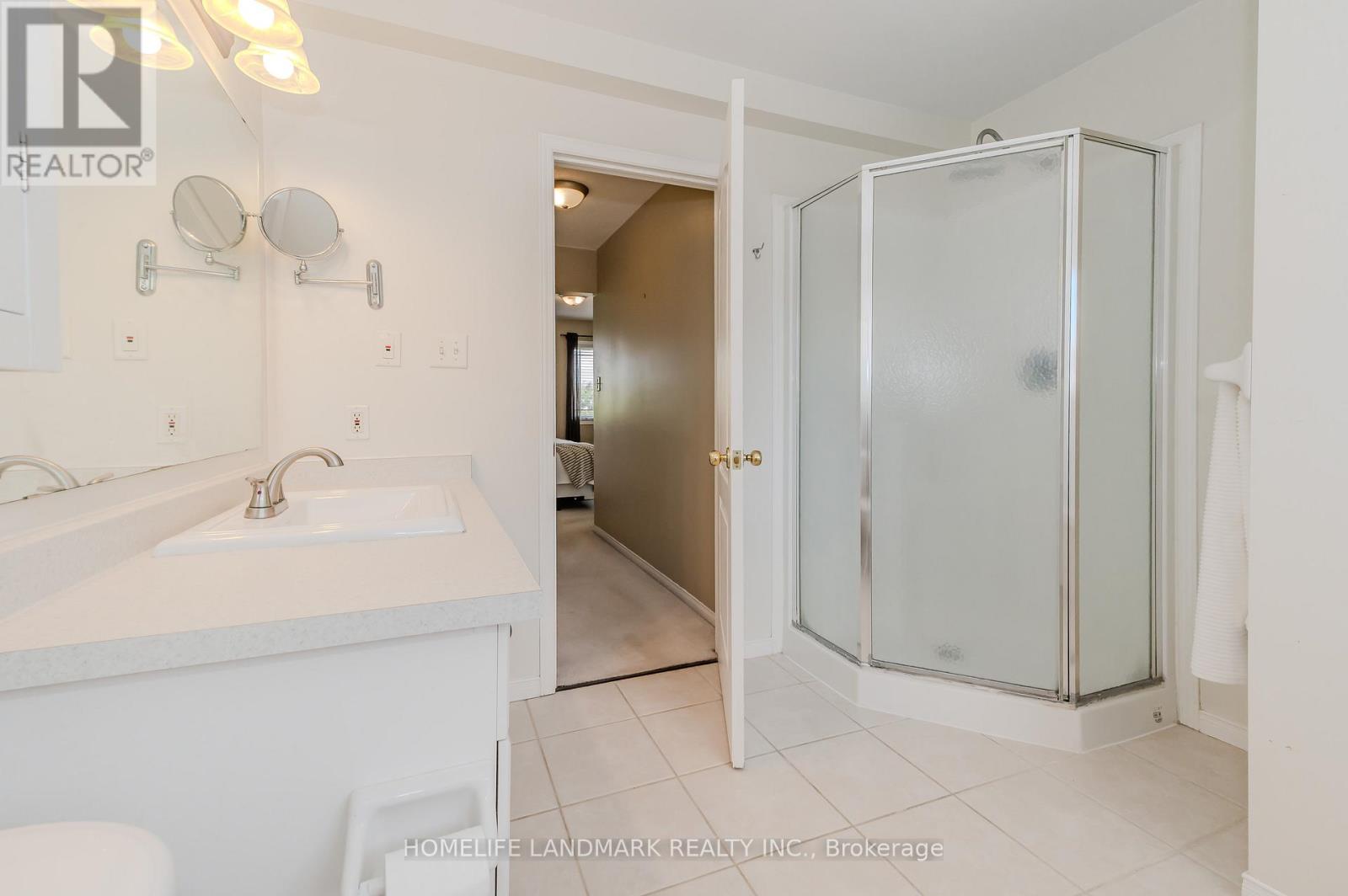 7 WHITEHALL LANE - 24