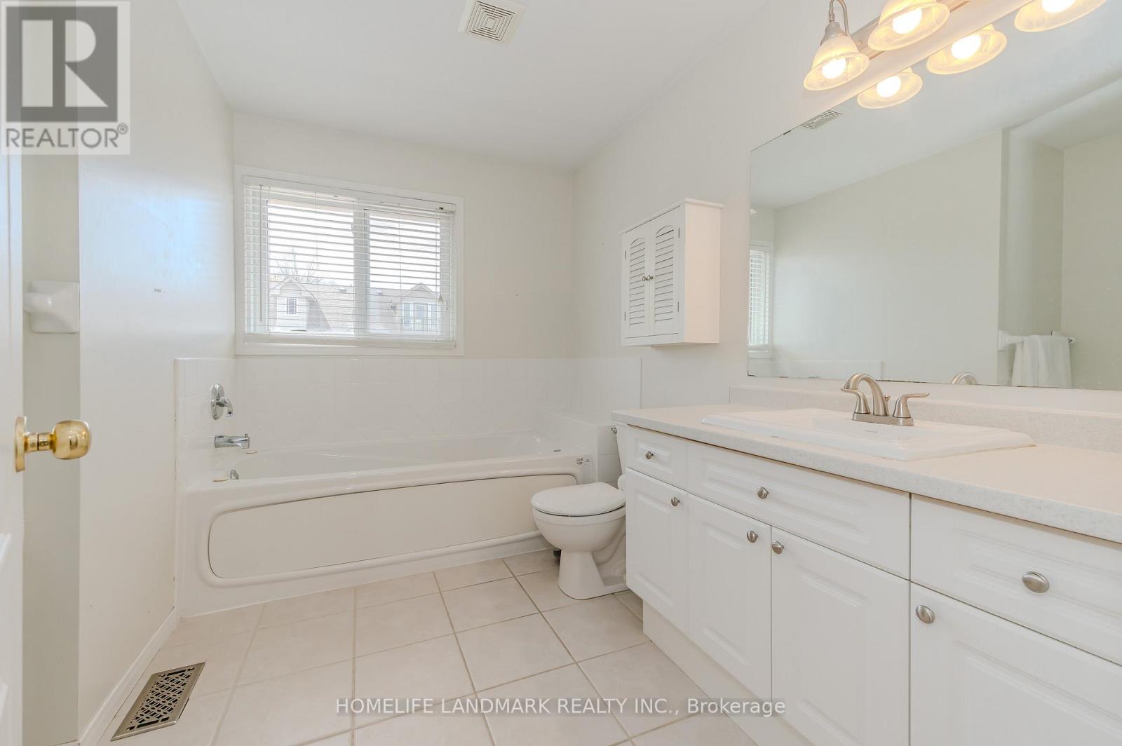 7 WHITEHALL LANE - 25