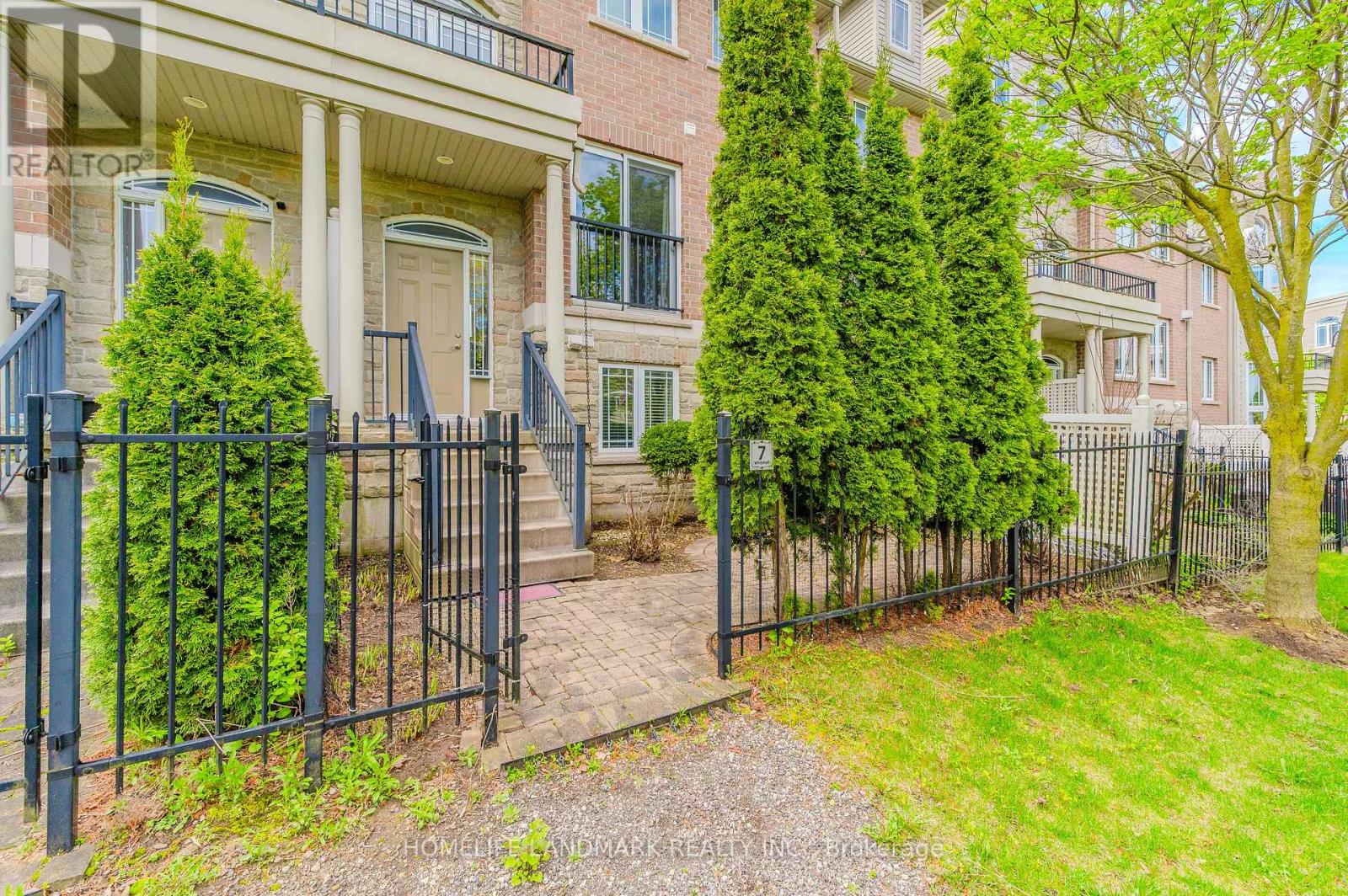 7 WHITEHALL LANE - 46