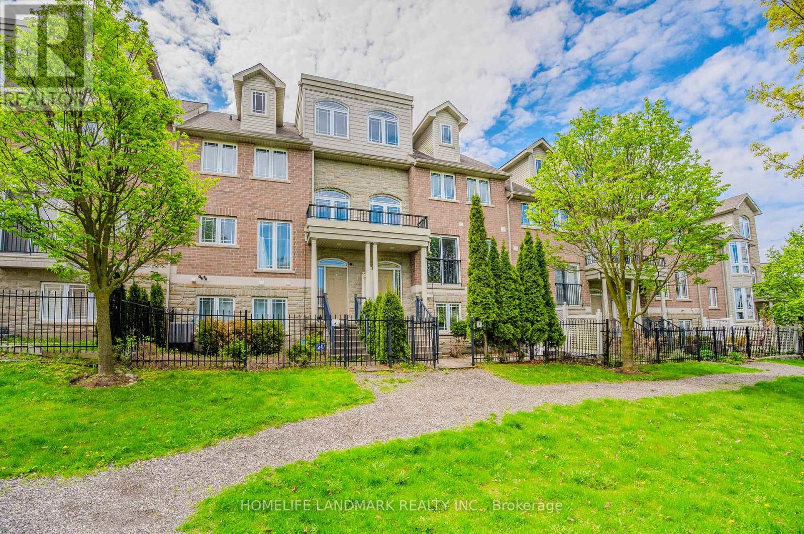 7 WHITEHALL LANE - 48