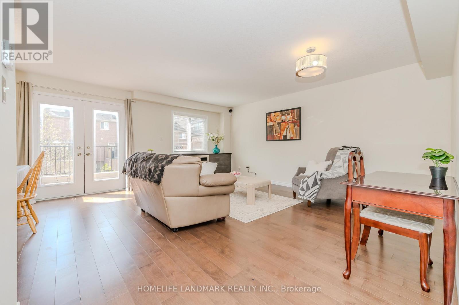 7 WHITEHALL LANE - 8