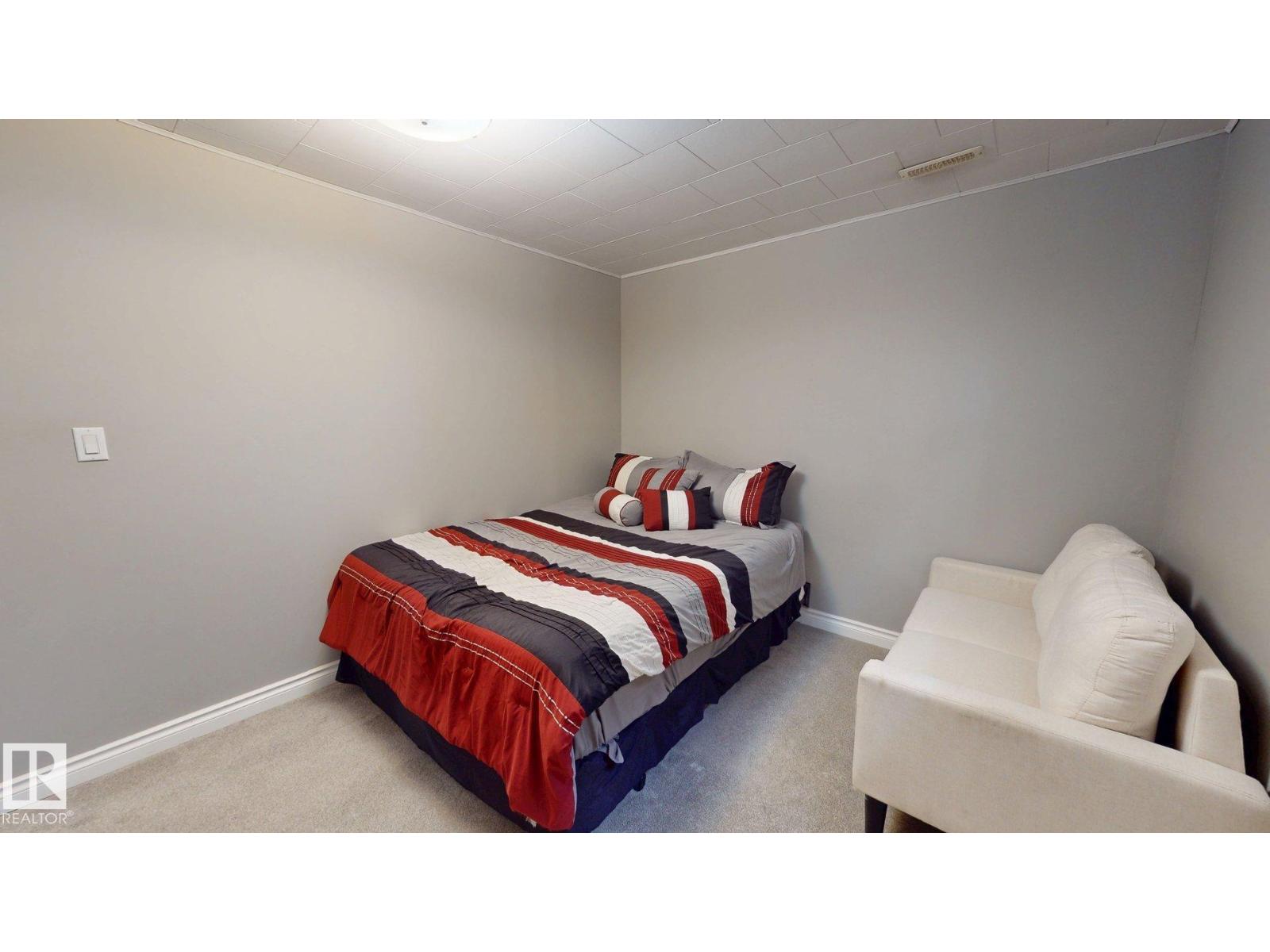 5501 46 AV — photo 34