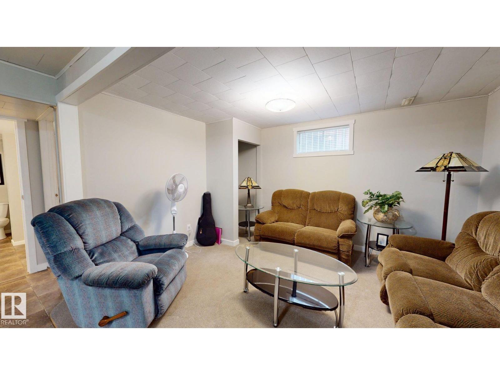 5501 46 AV — photo 31