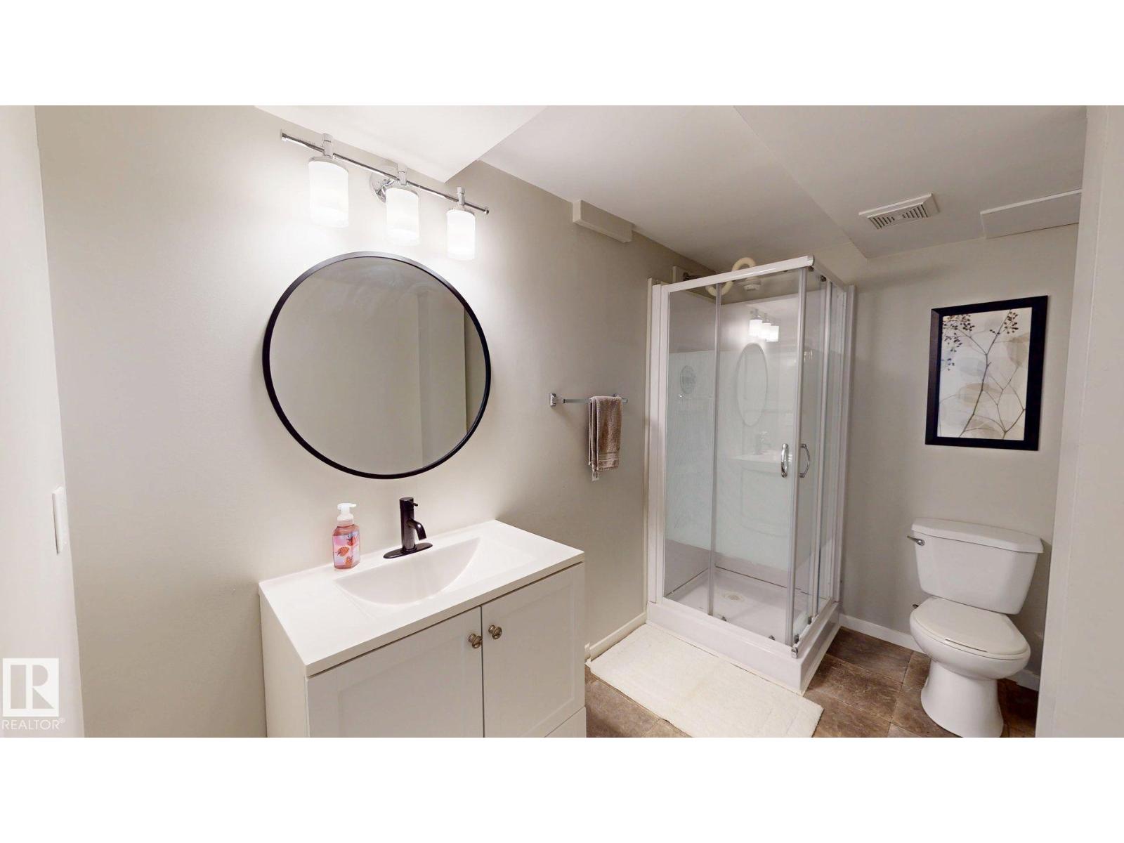 5501 46 AV — photo 32