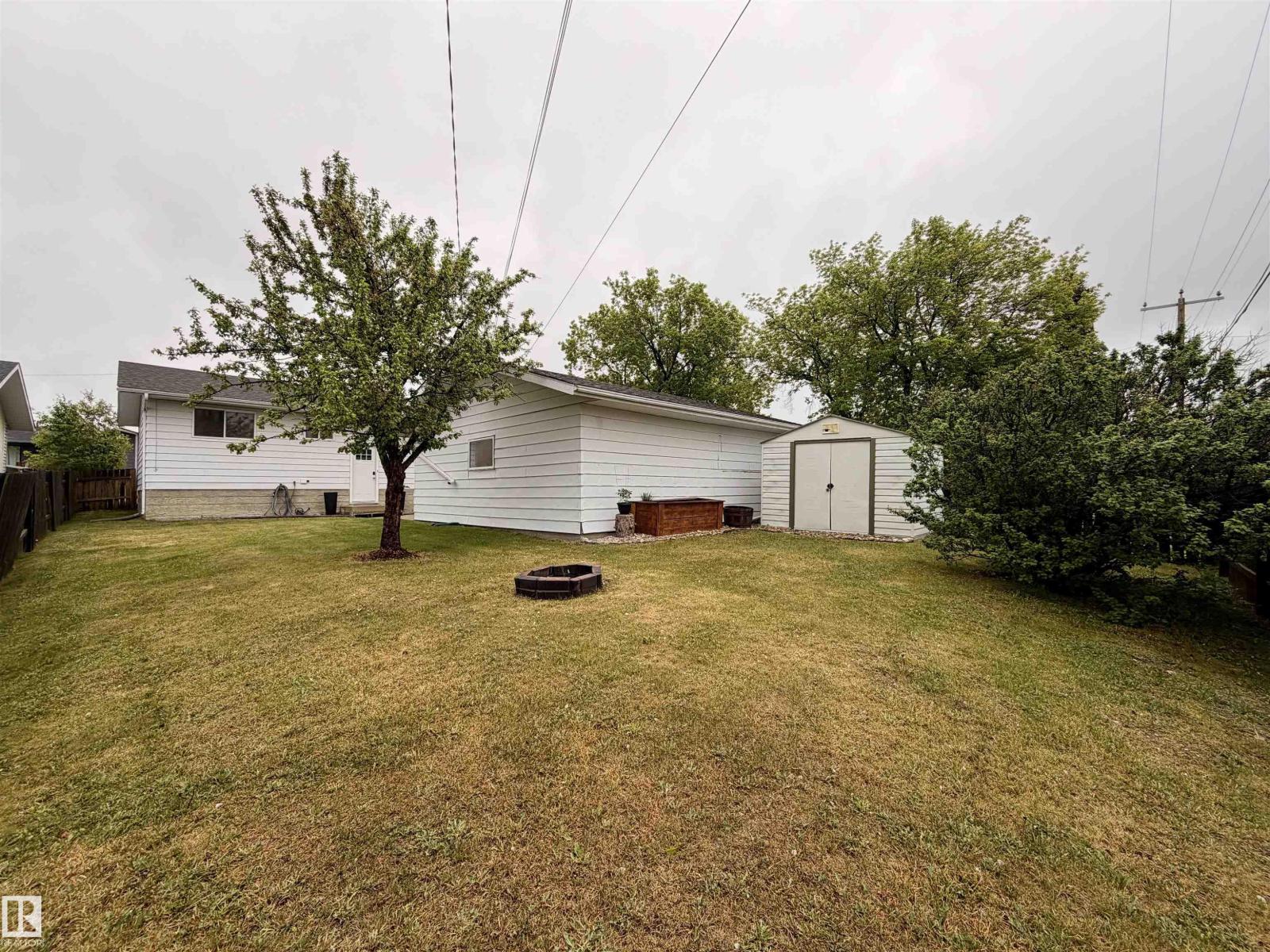 5501 46 AV — photo 43