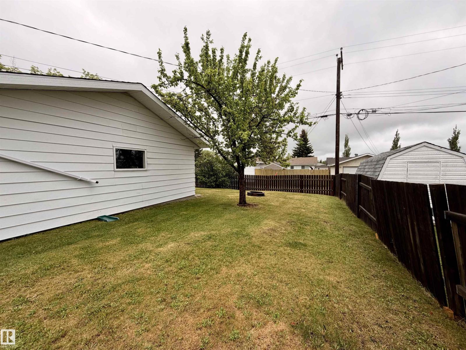 5501 46 AV — photo 41