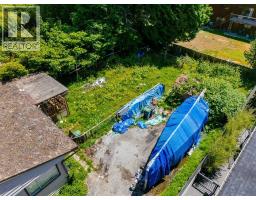 2465 Keats Road, North Vancouver, BC V7H1J6 Photo 12