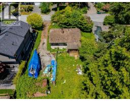 2465 Keats Road, North Vancouver, BC V7H1J6 Photo 9