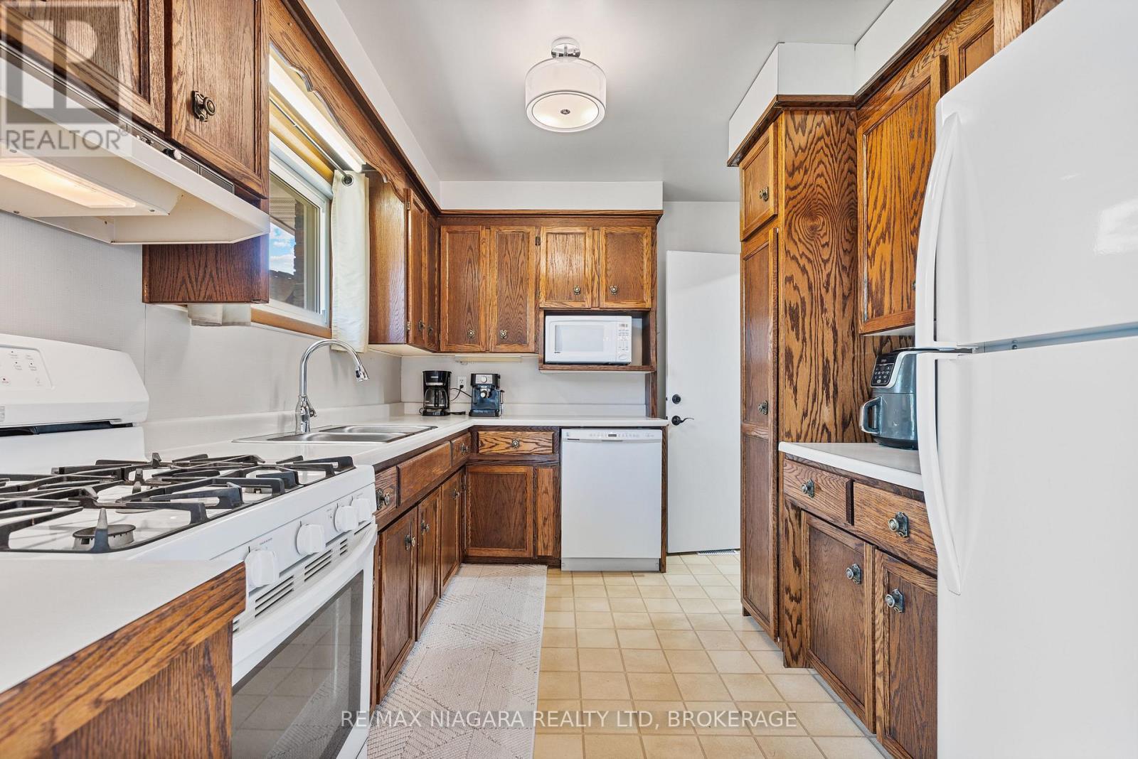 12 CLAREMOUNT CIRCLE - 11