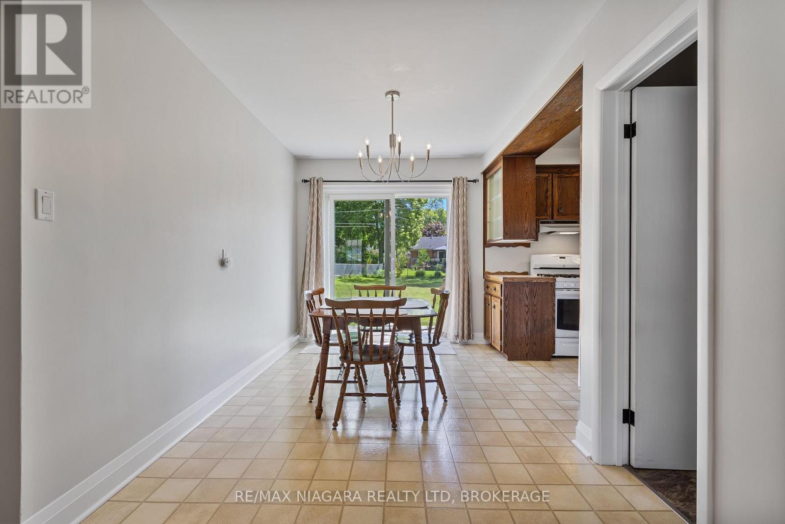 12 CLAREMOUNT CIRCLE - 13