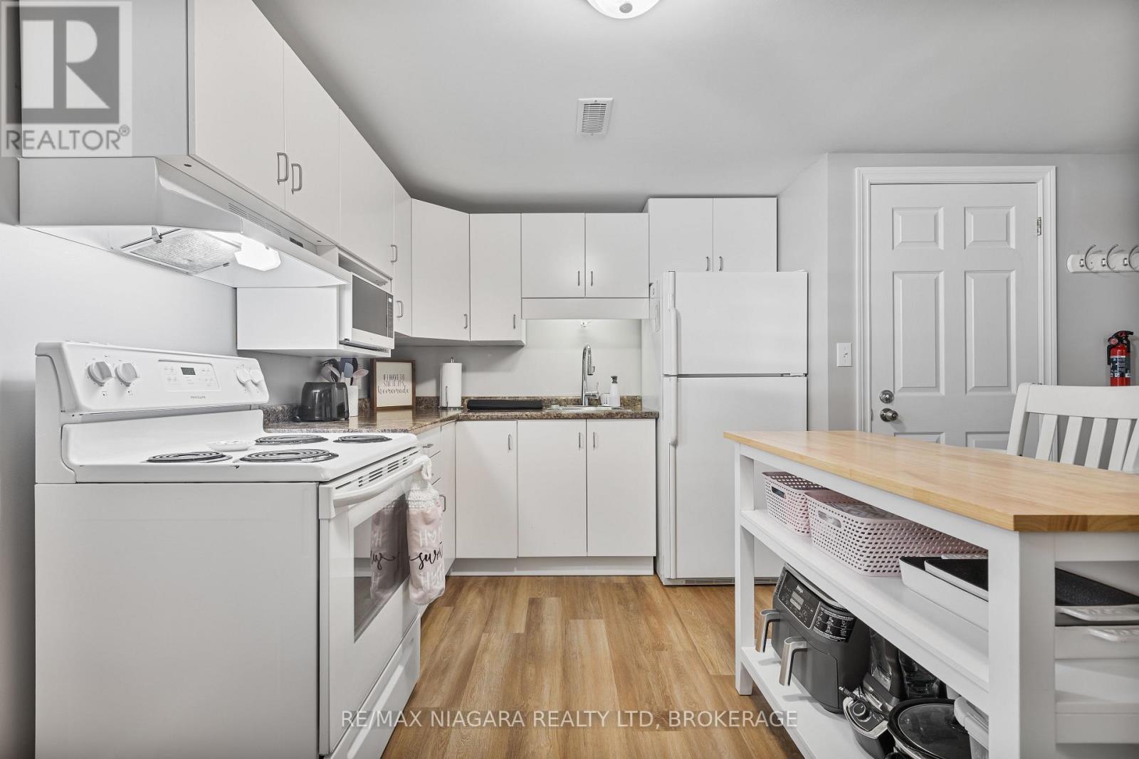 12 CLAREMOUNT CIRCLE - 27