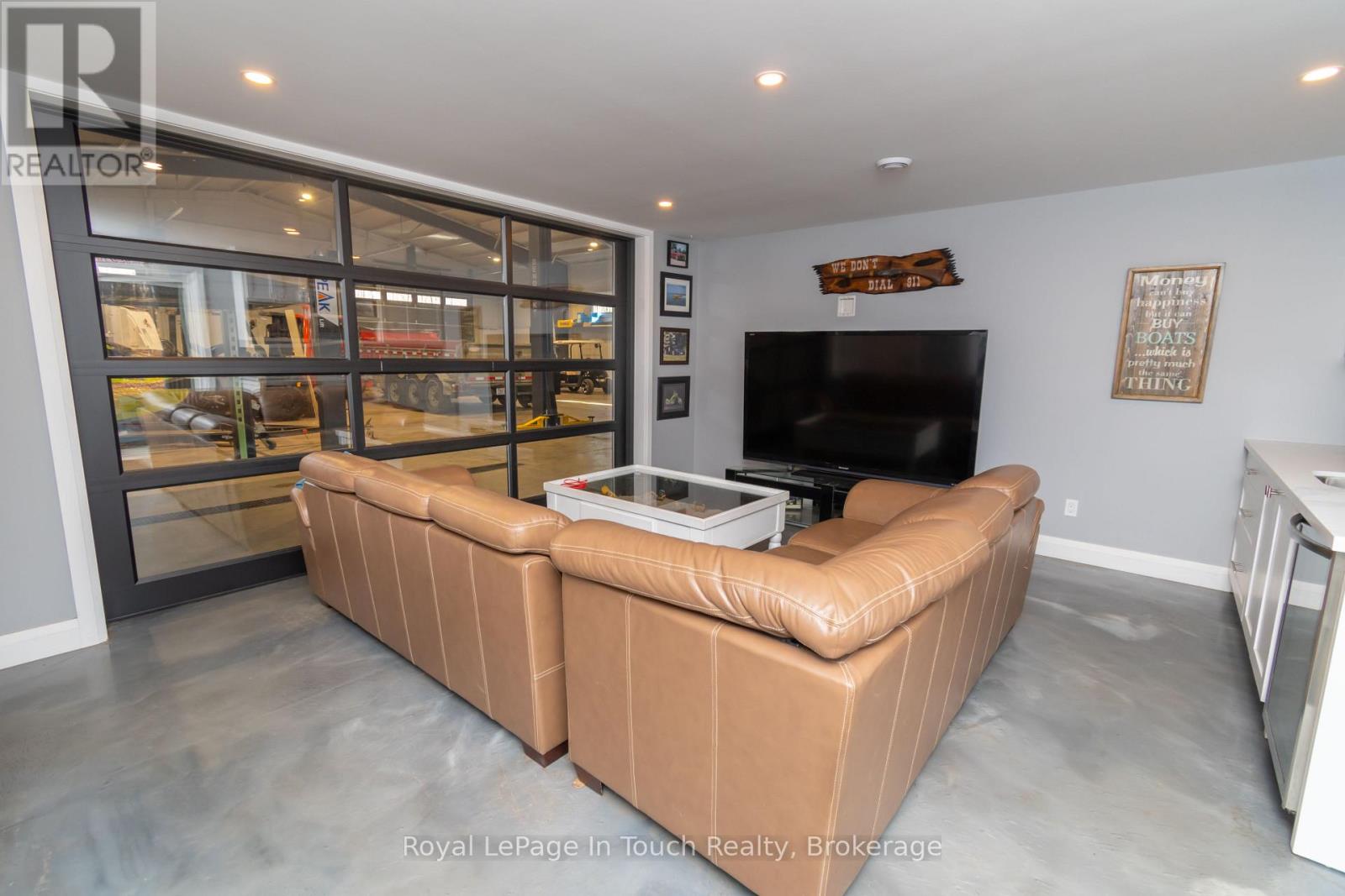 1388 CEDARPOINT ROAD - 25