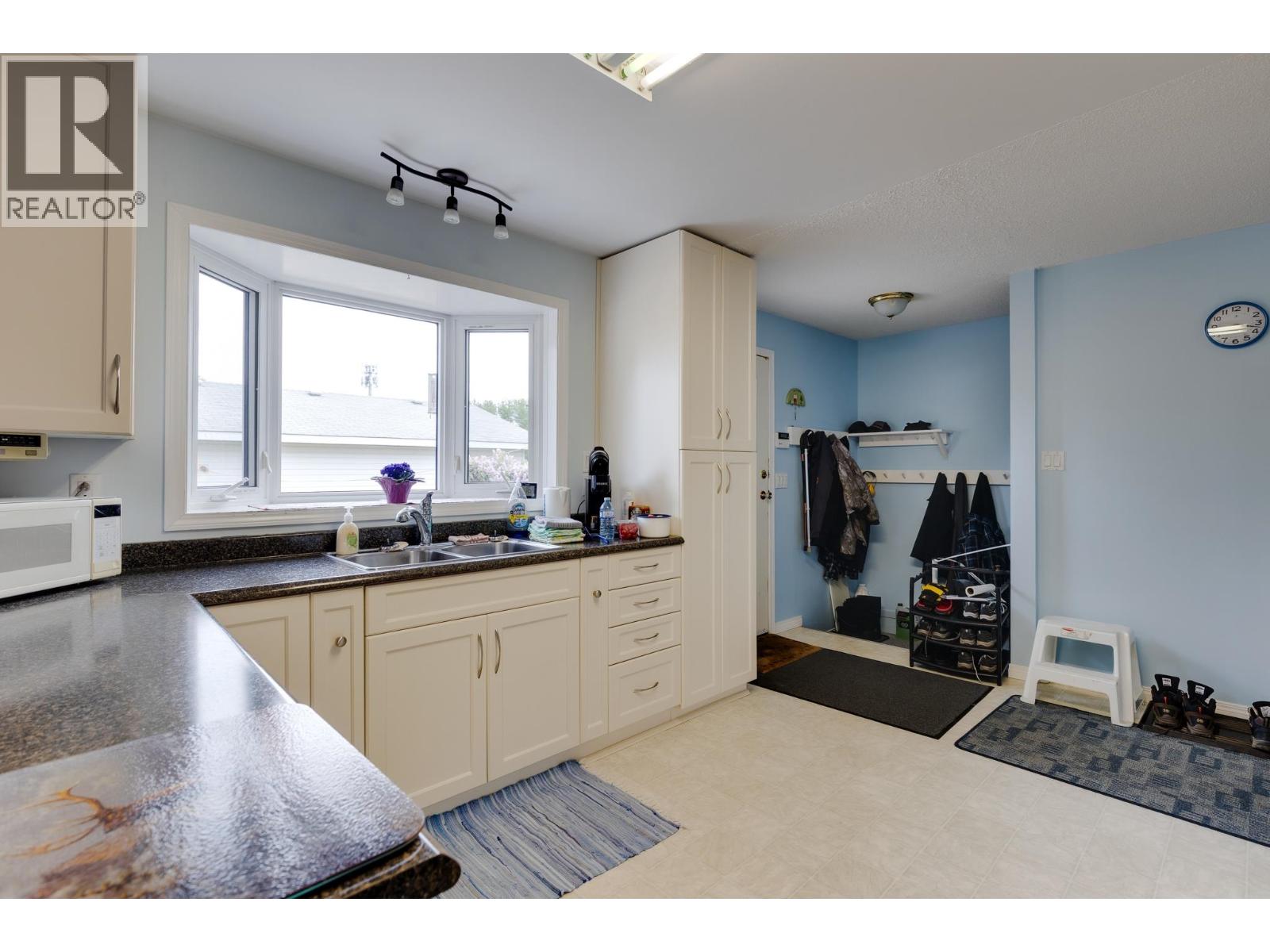 Photo 10 of 23 — 3566 HAZEL DRIVE · Prince George, BC