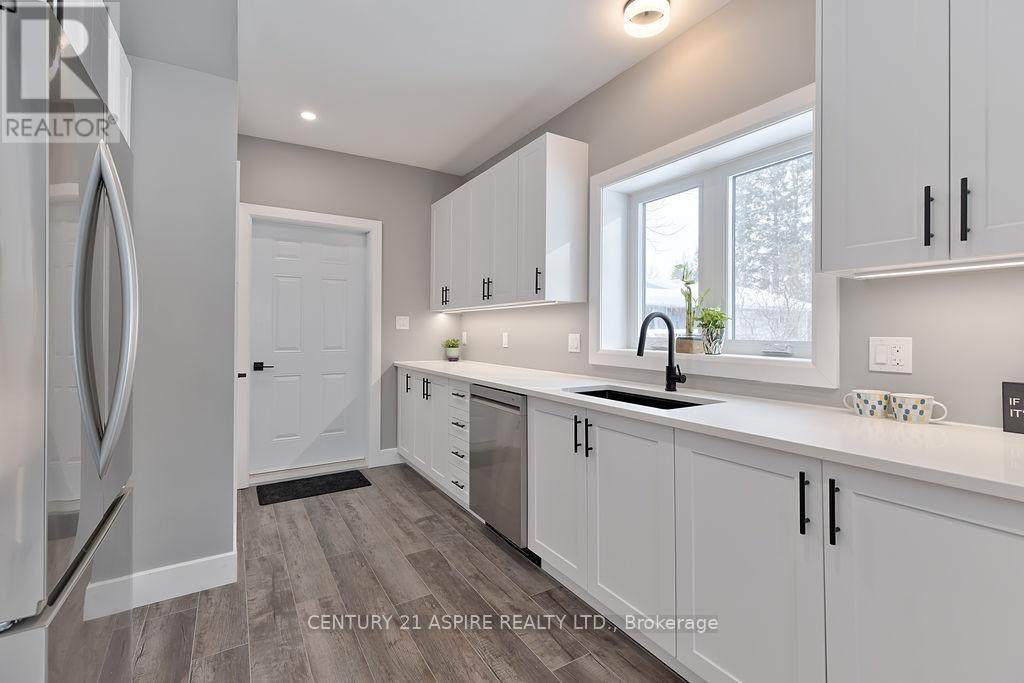32 WILSON STREET - 24