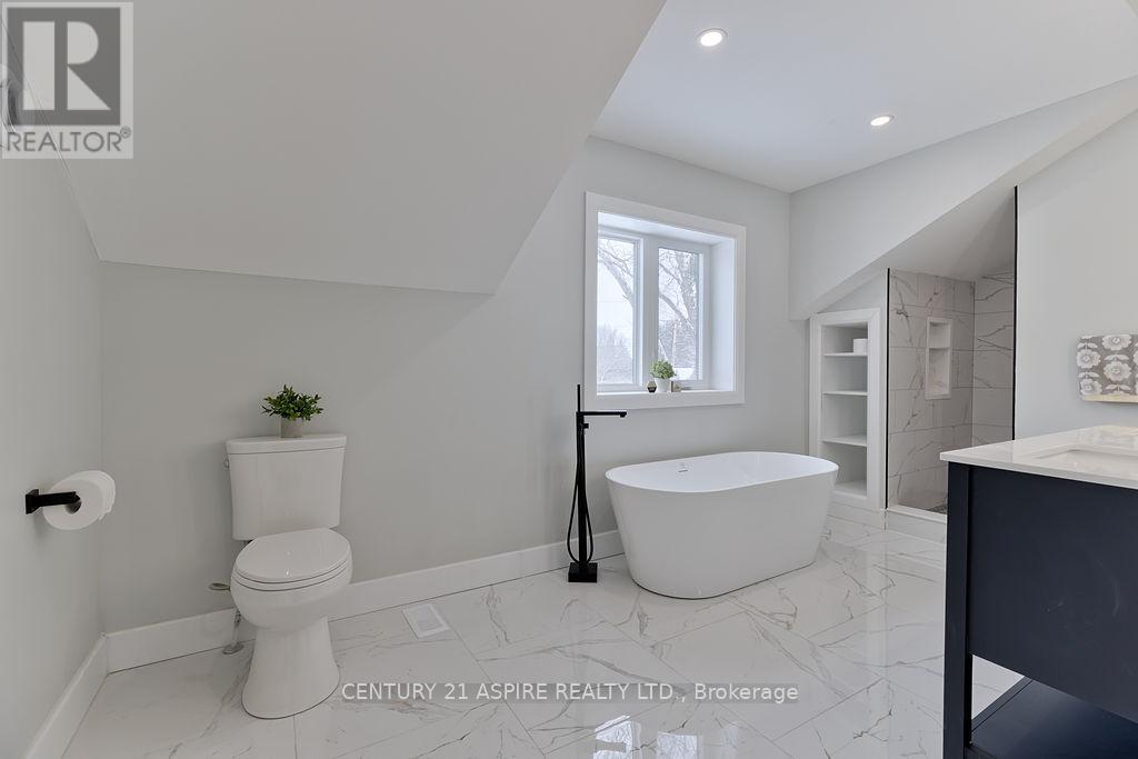 32 WILSON STREET - 33