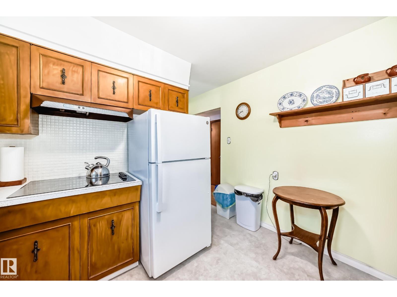 8006 159 ST NW - 10