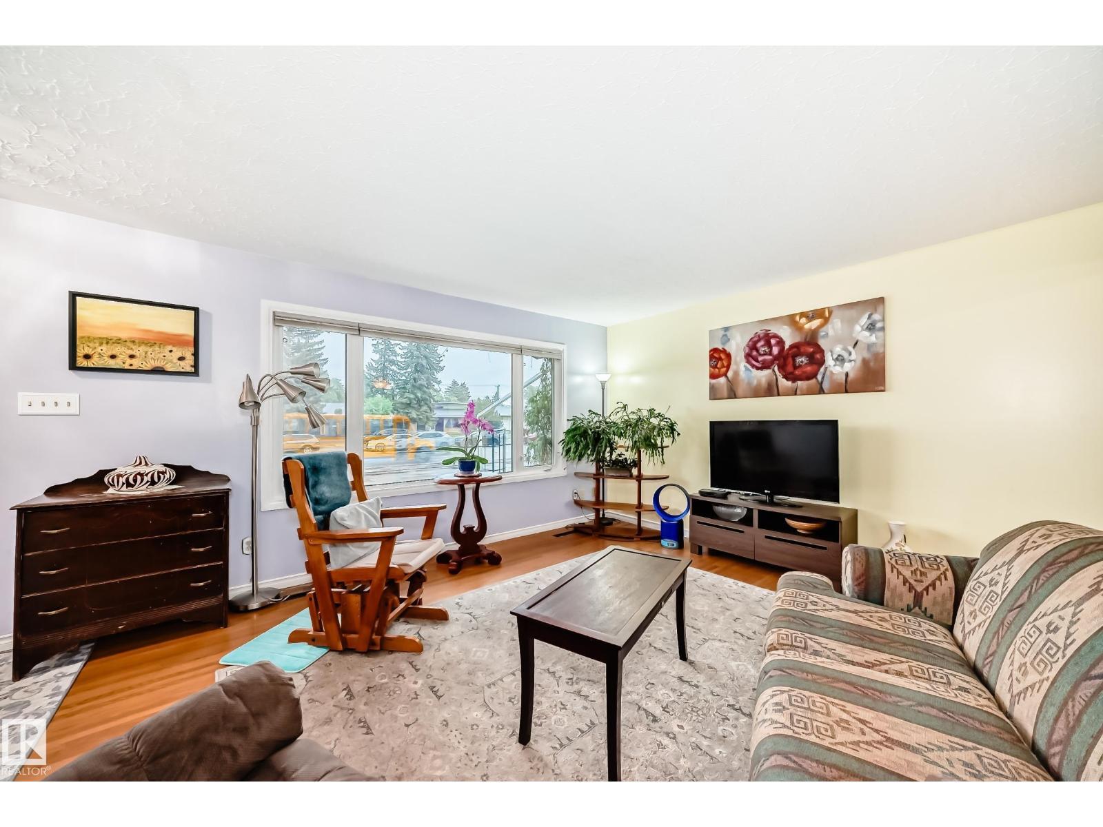 8006 159 ST NW - 12