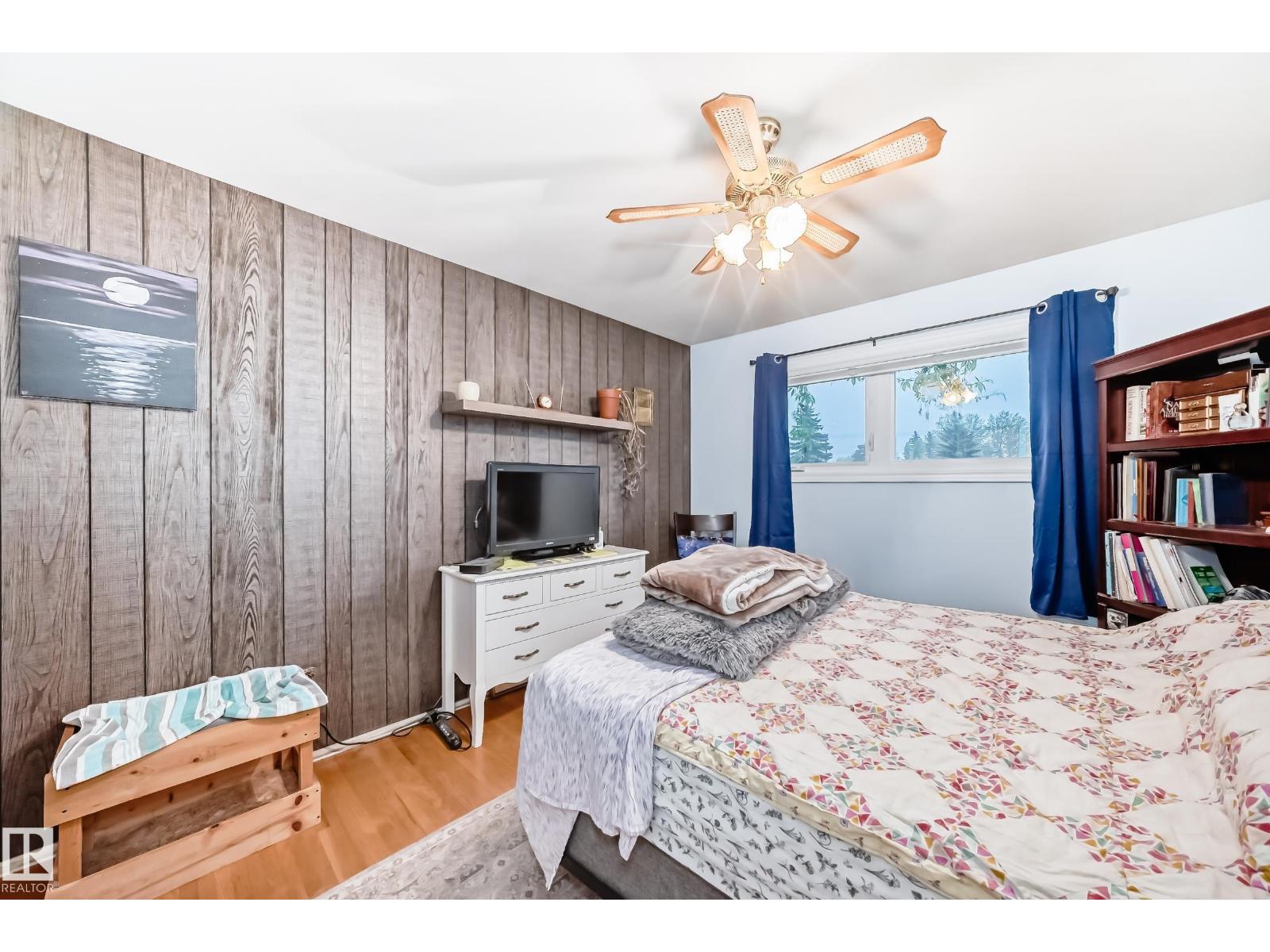 8006 159 ST NW - 17