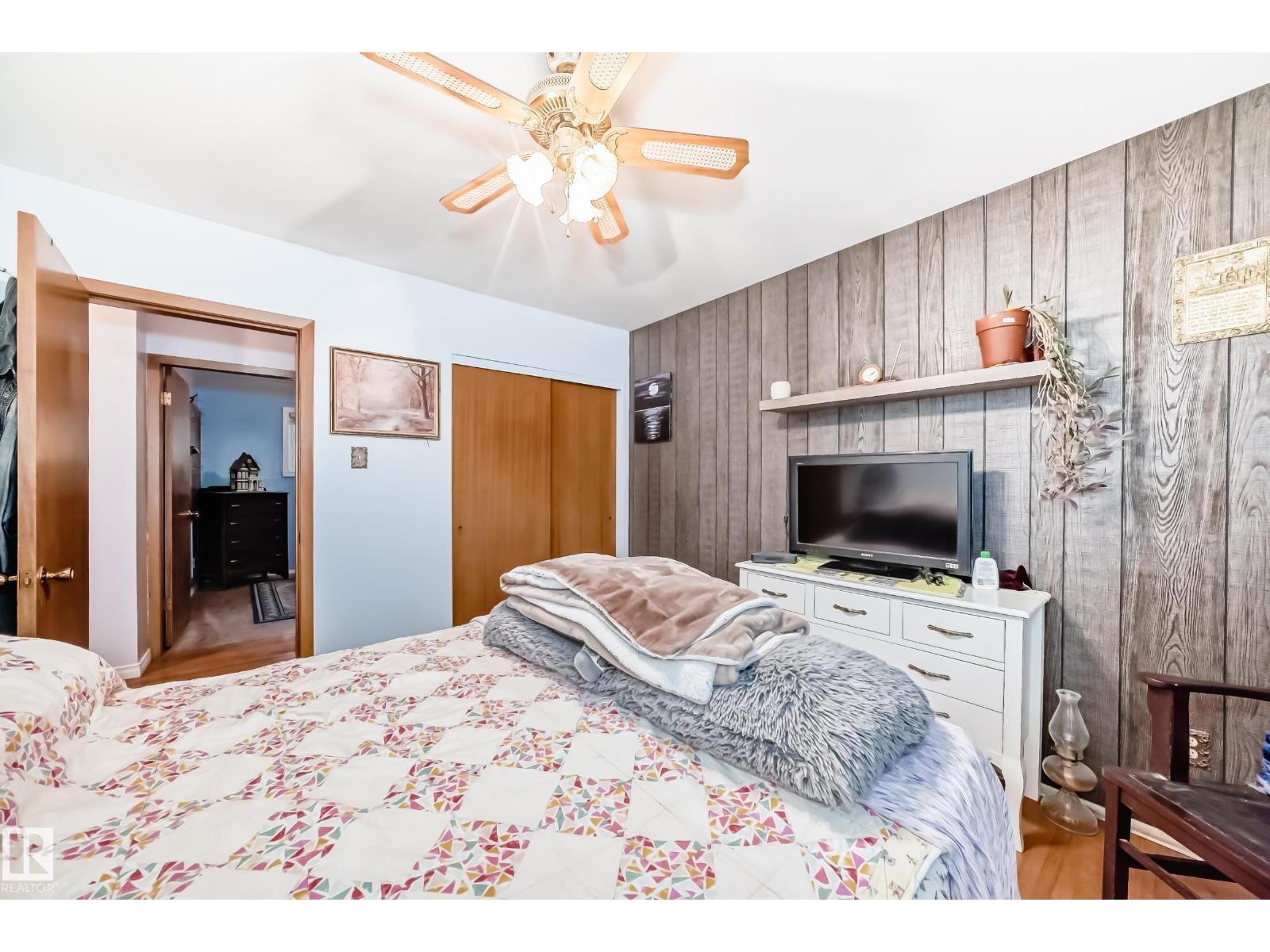 8006 159 ST NW - 20