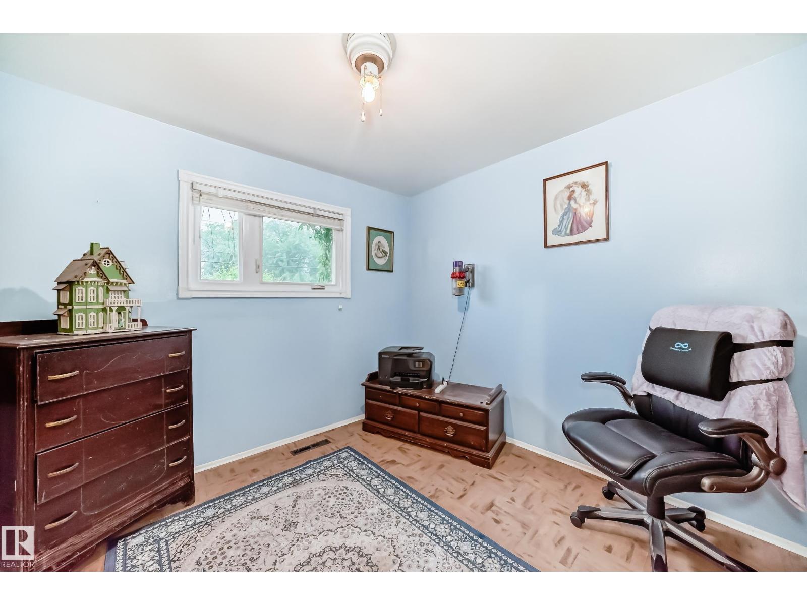 8006 159 ST NW - 23