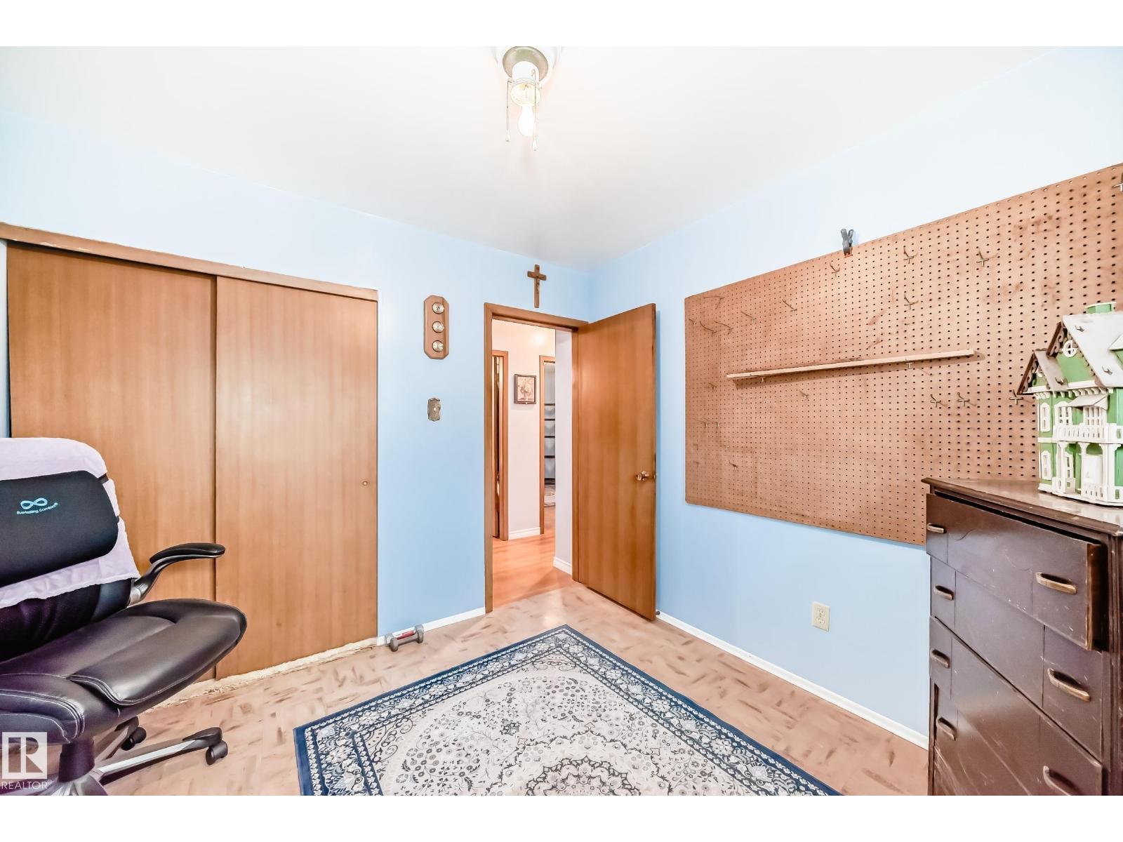 8006 159 ST NW - 24