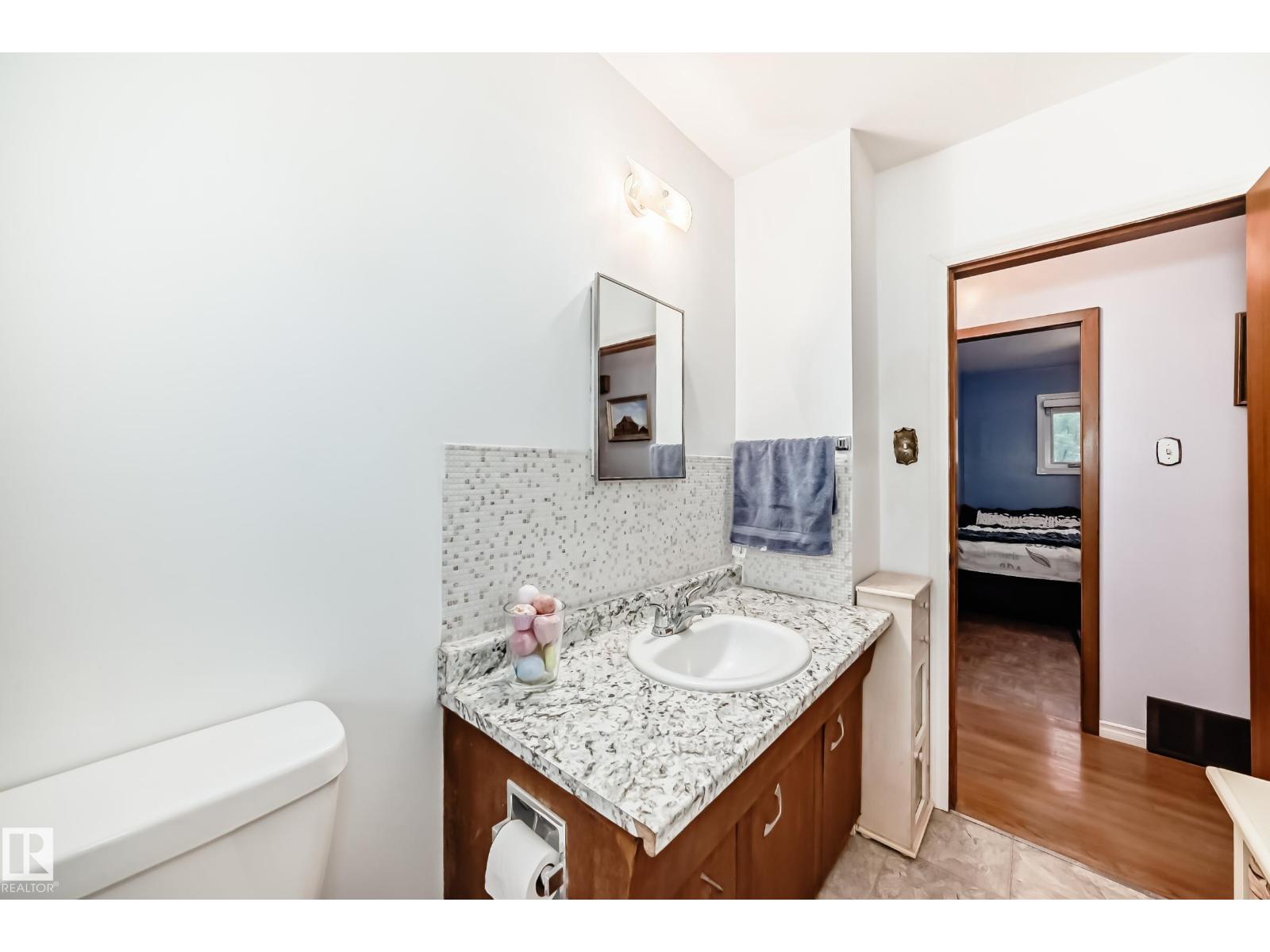 8006 159 ST NW - 26