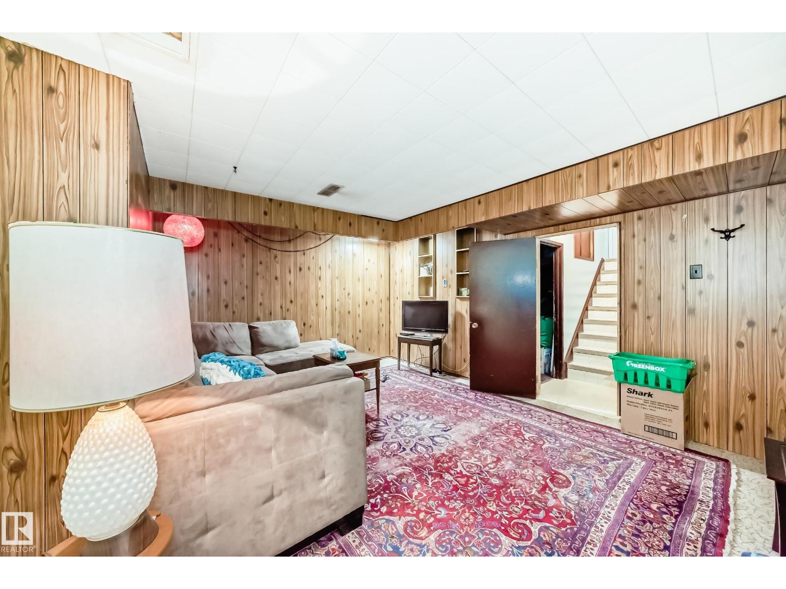 8006 159 ST NW - 27