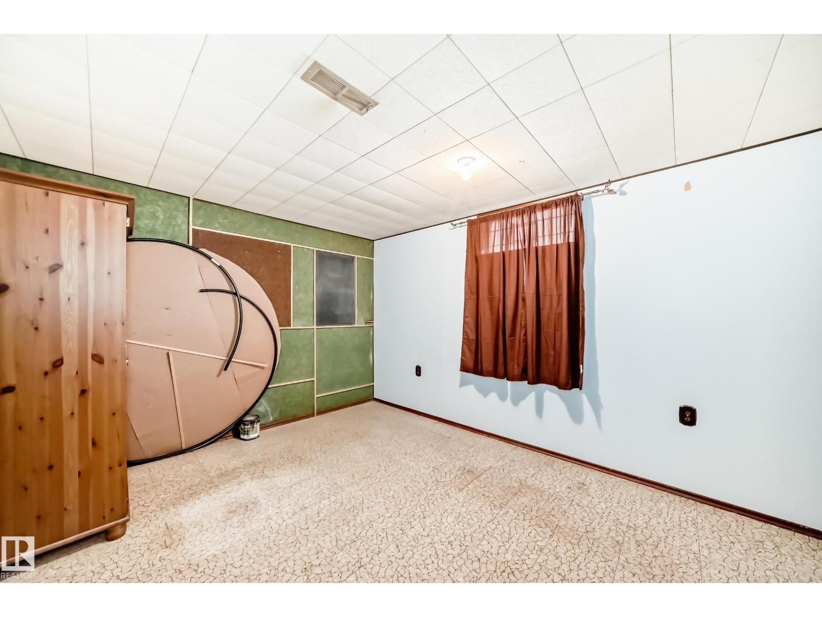 8006 159 ST NW - 30