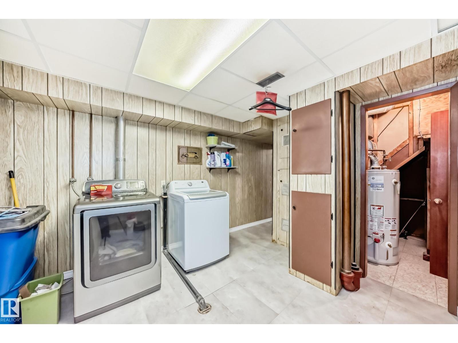 8006 159 ST NW - 33