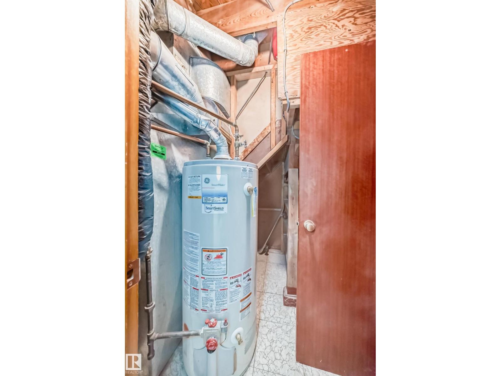 8006 159 ST NW - 34