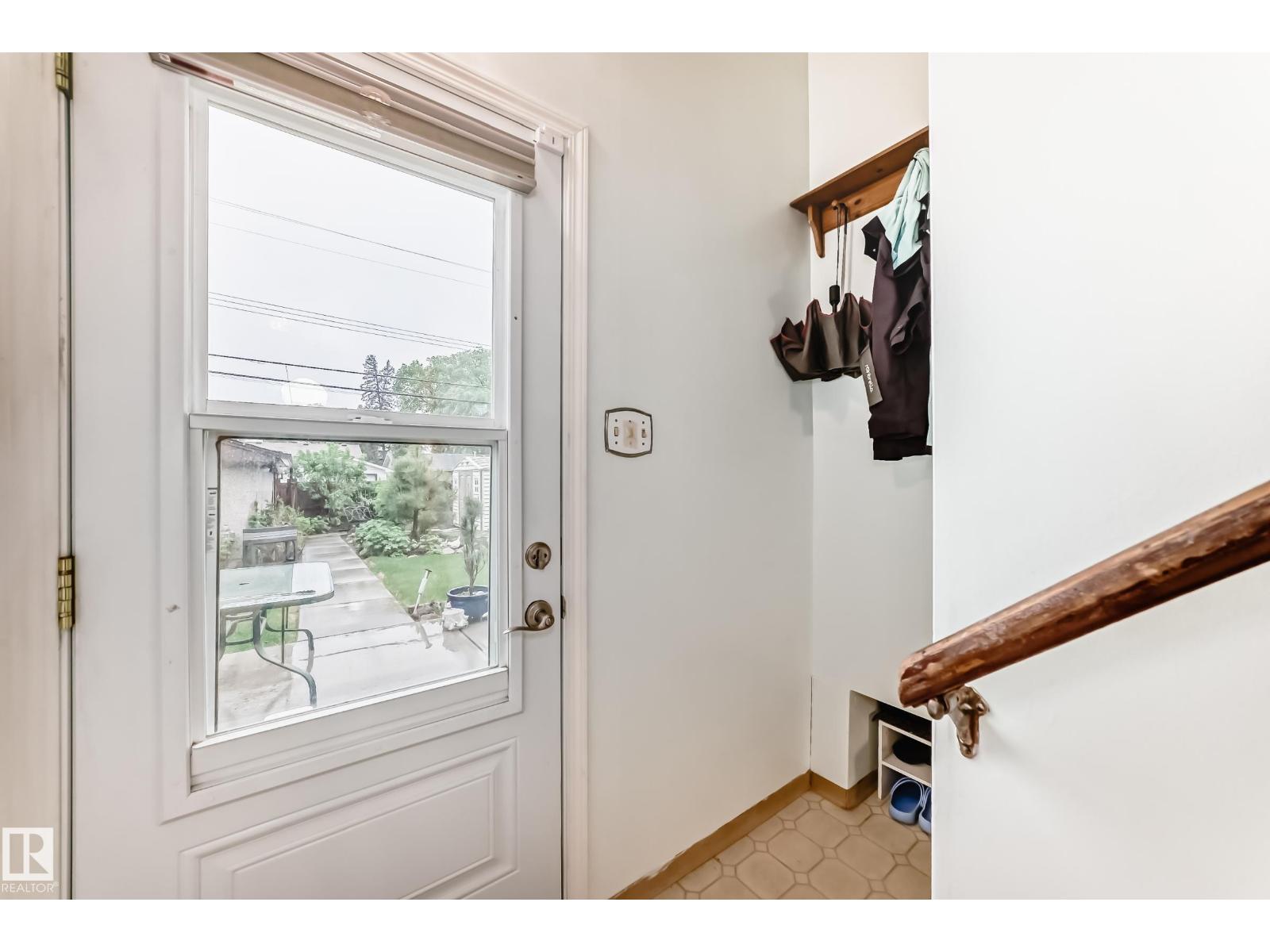 8006 159 ST NW - 38