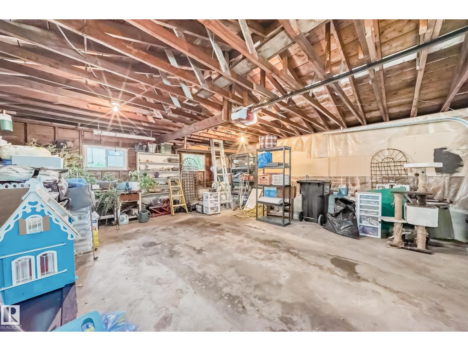 8006 159 ST NW - 40