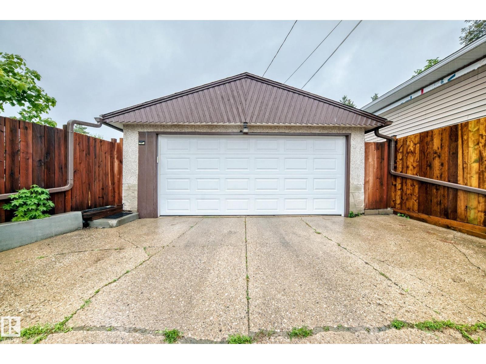 8006 159 ST NW - 42