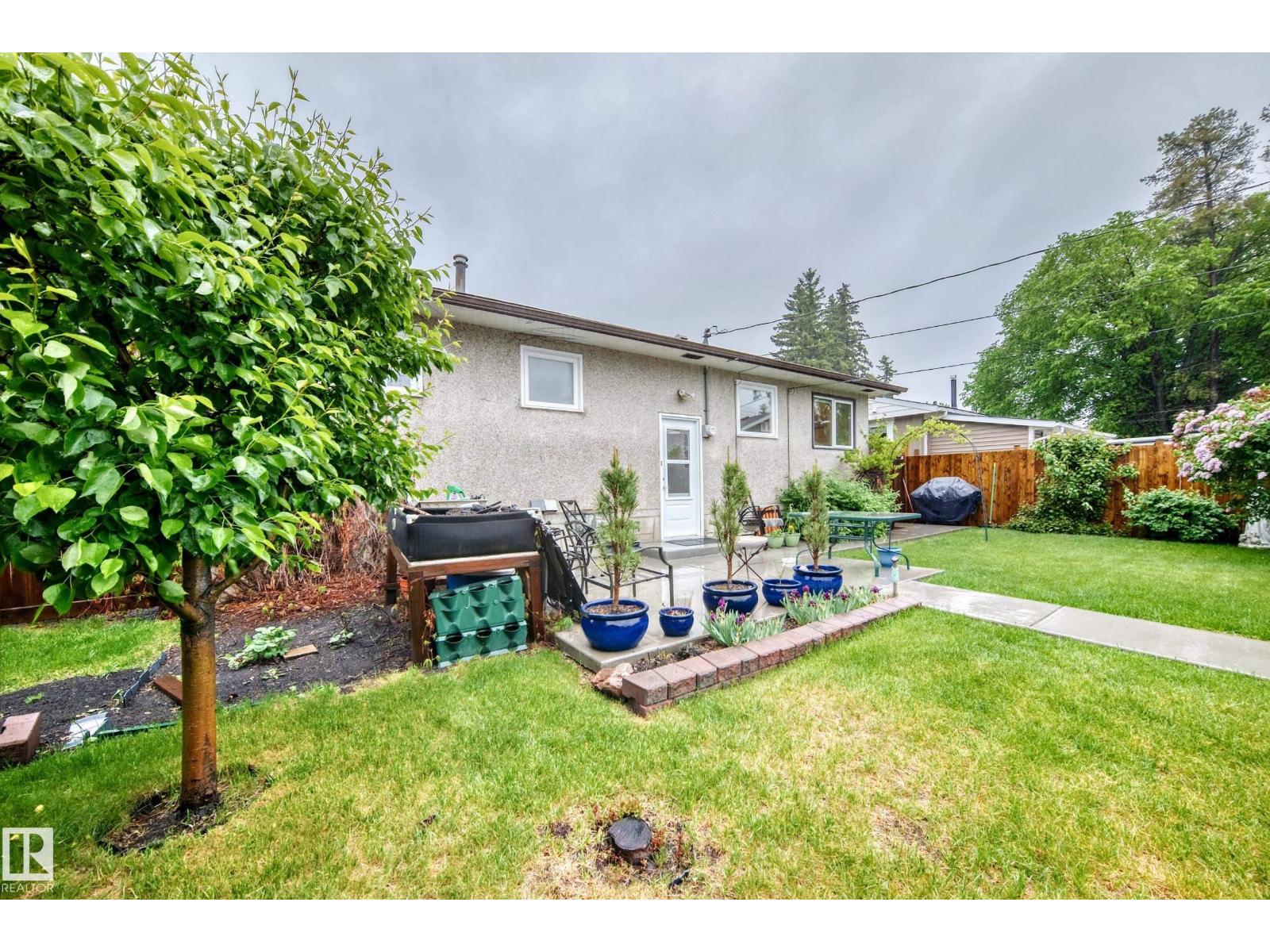 8006 159 ST NW - 48