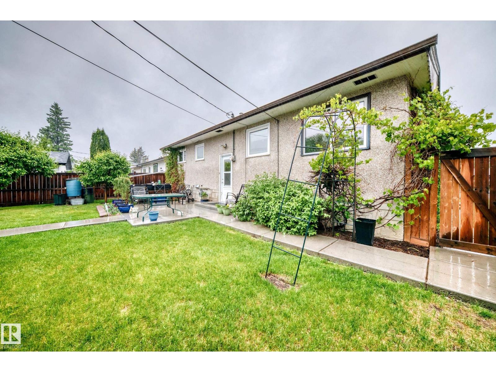 8006 159 ST NW - 50