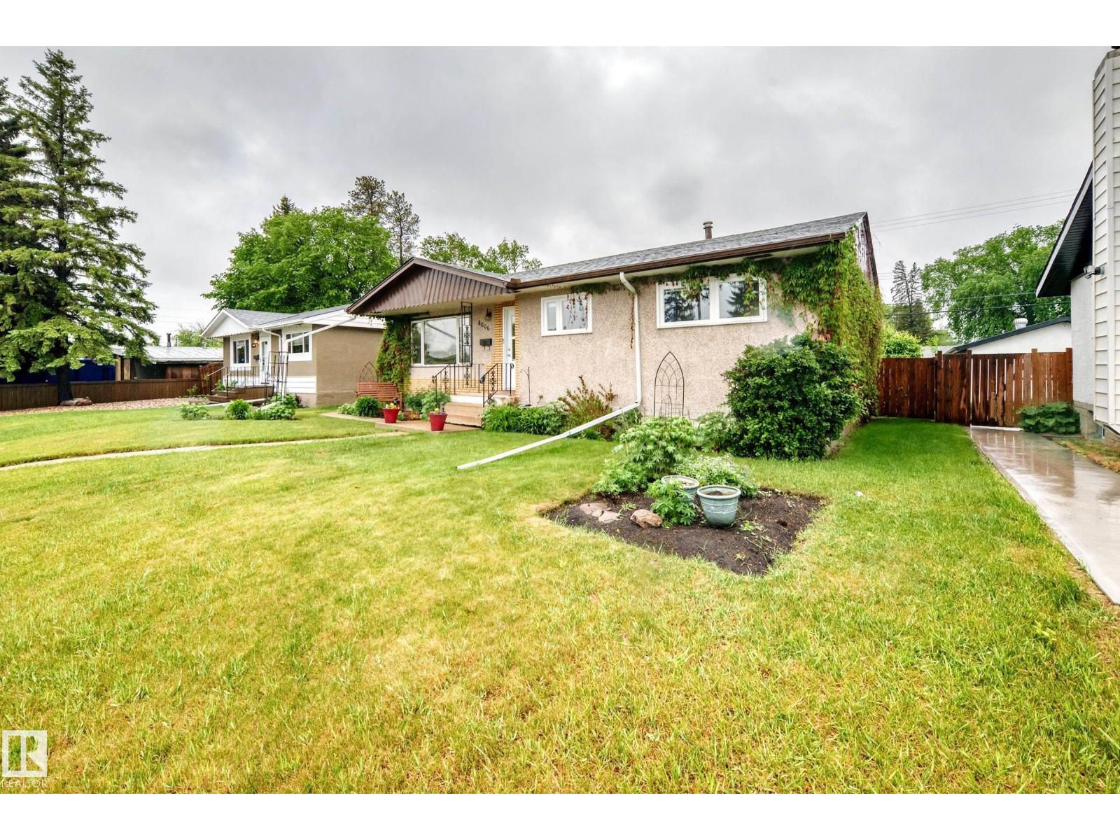 8006 159 ST NW - 54