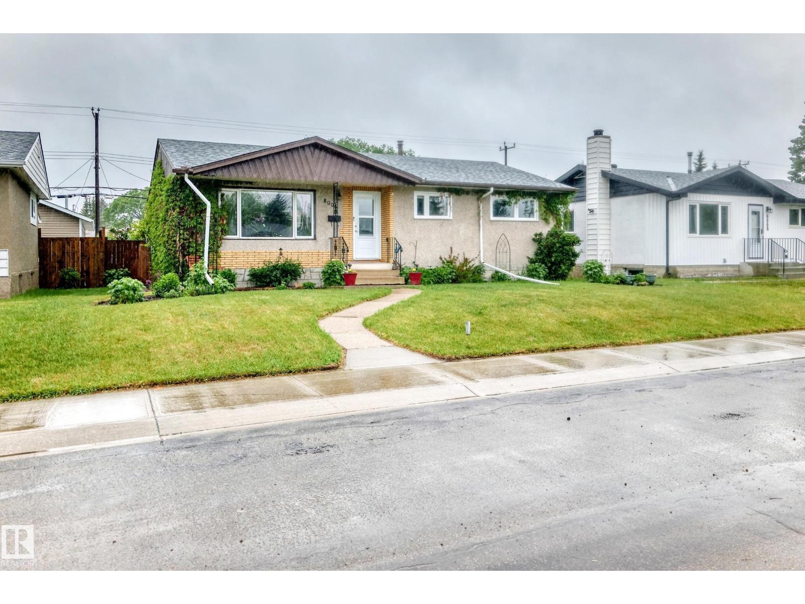 8006 159 ST NW - 55