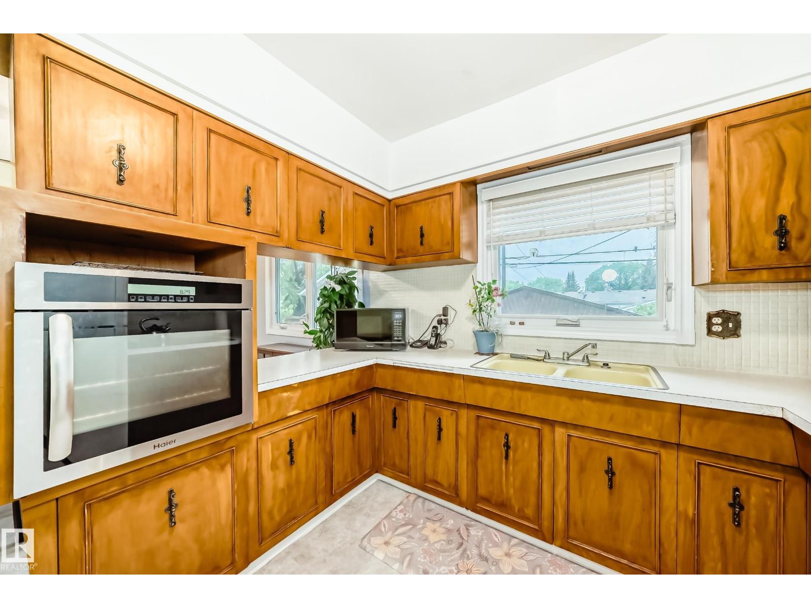 8006 159 ST NW - 8