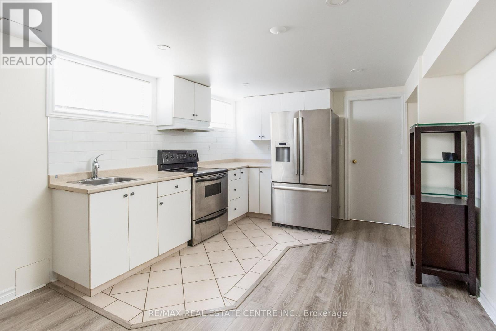 3335 HOMARK DRIVE - 28