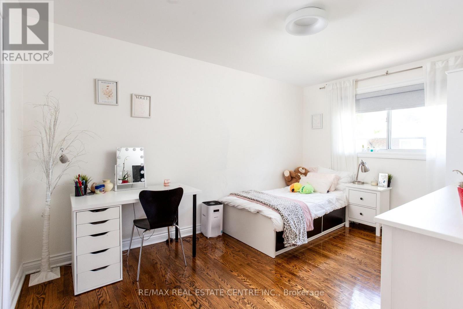 3335 HOMARK DRIVE - 17